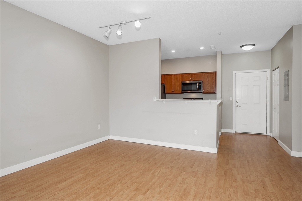 21 Hampshire Road, Unit 306 Methuen, MA 01844 - Photo 14 of 32