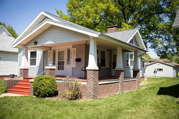 $139,900 | 319 East Main Street, Moweaqua, IL 62550