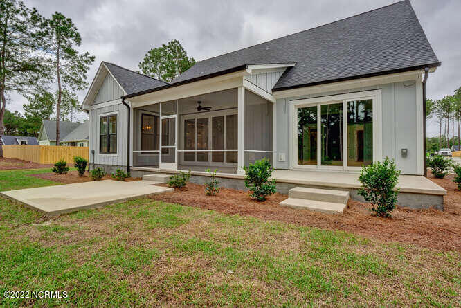 569 Crown Pointe Drive Hampstead, NC 28443 - Photo 32 of 40 58 Avon Ct Wilmington NC 28405-small-035