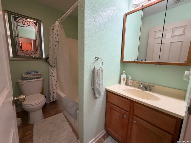 $199,000 | 905 Peach Street, Jourdanton, TX 78026