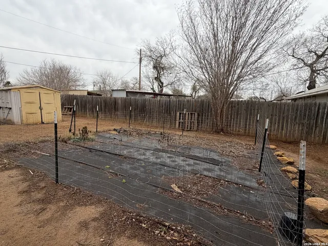 $199,000 | 905 Peach Street, Jourdanton, TX 78026