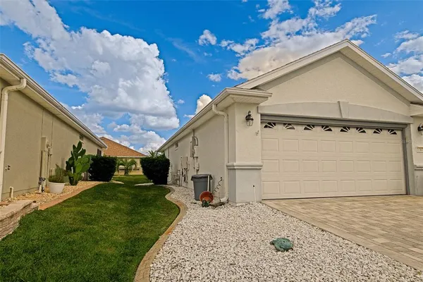 $299,900 | 13875 Southeast 94th Avenue, Summerfield, FL 34491