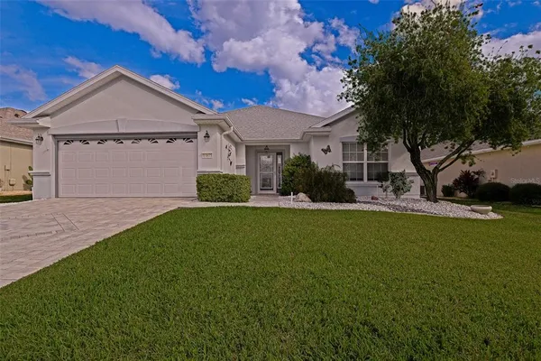 $299,900 | 13875 Southeast 94th Avenue, Summerfield, FL 34491