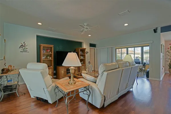 $299,900 | 13875 Southeast 94th Avenue, Summerfield, FL 34491