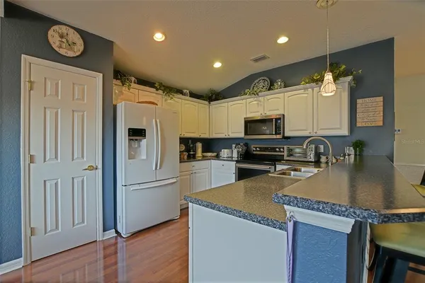 $299,900 | 13875 Southeast 94th Avenue, Summerfield, FL 34491