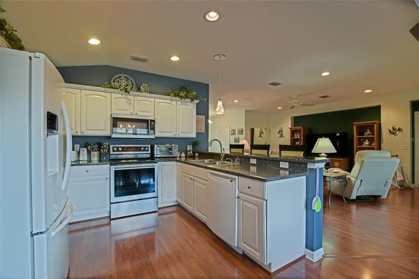 $299,900 | 13875 Southeast 94th Avenue, Summerfield, FL 34491