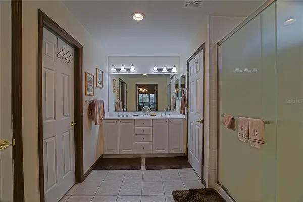 $299,900 | 13875 Southeast 94th Avenue, Summerfield, FL 34491