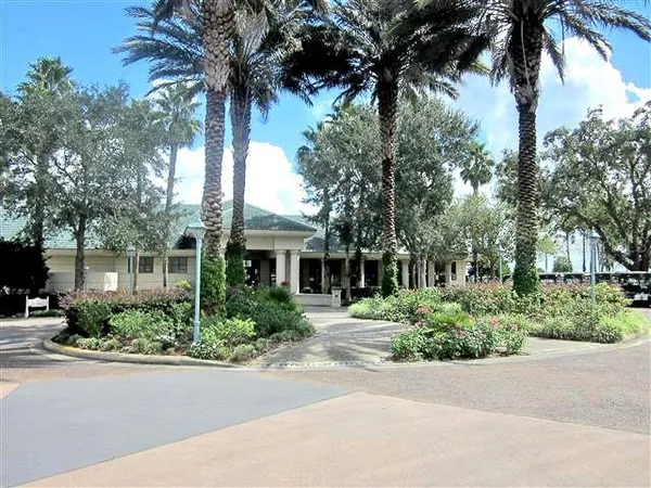 $299,900 | 13875 Southeast 94th Avenue, Summerfield, FL 34491