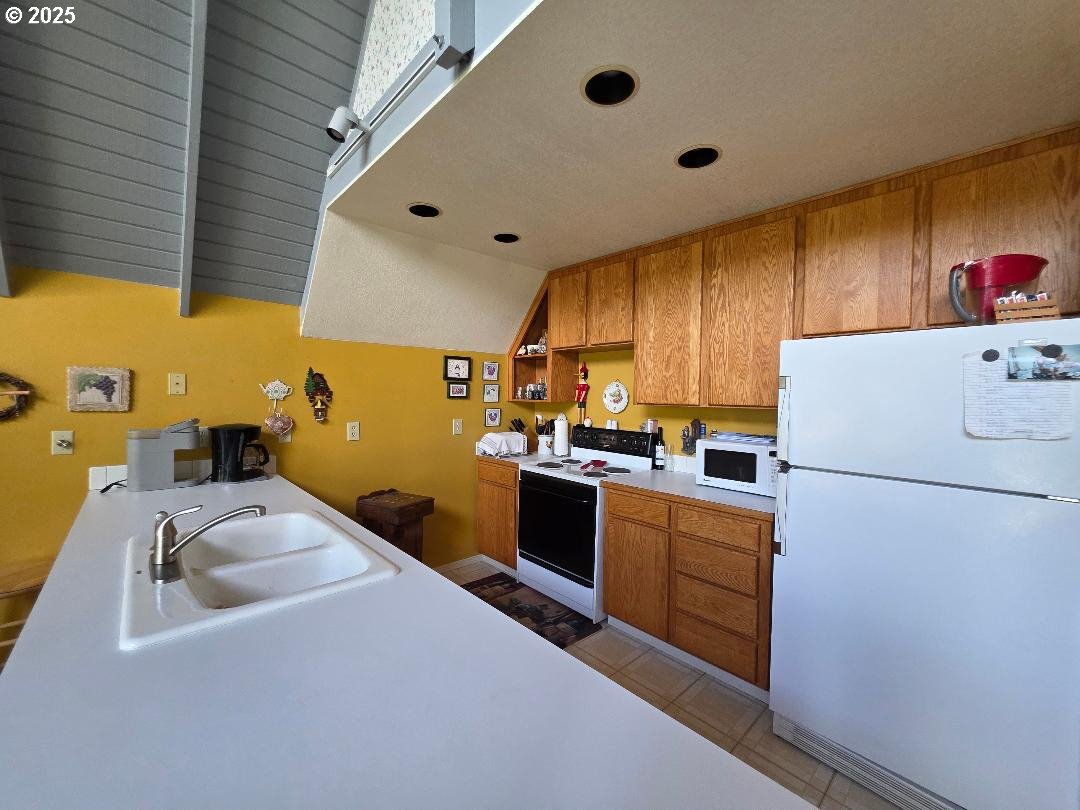 121 South Mike Road Tygh Valley, OR 97063 - Photo 10 of 35 Gallery Image 10