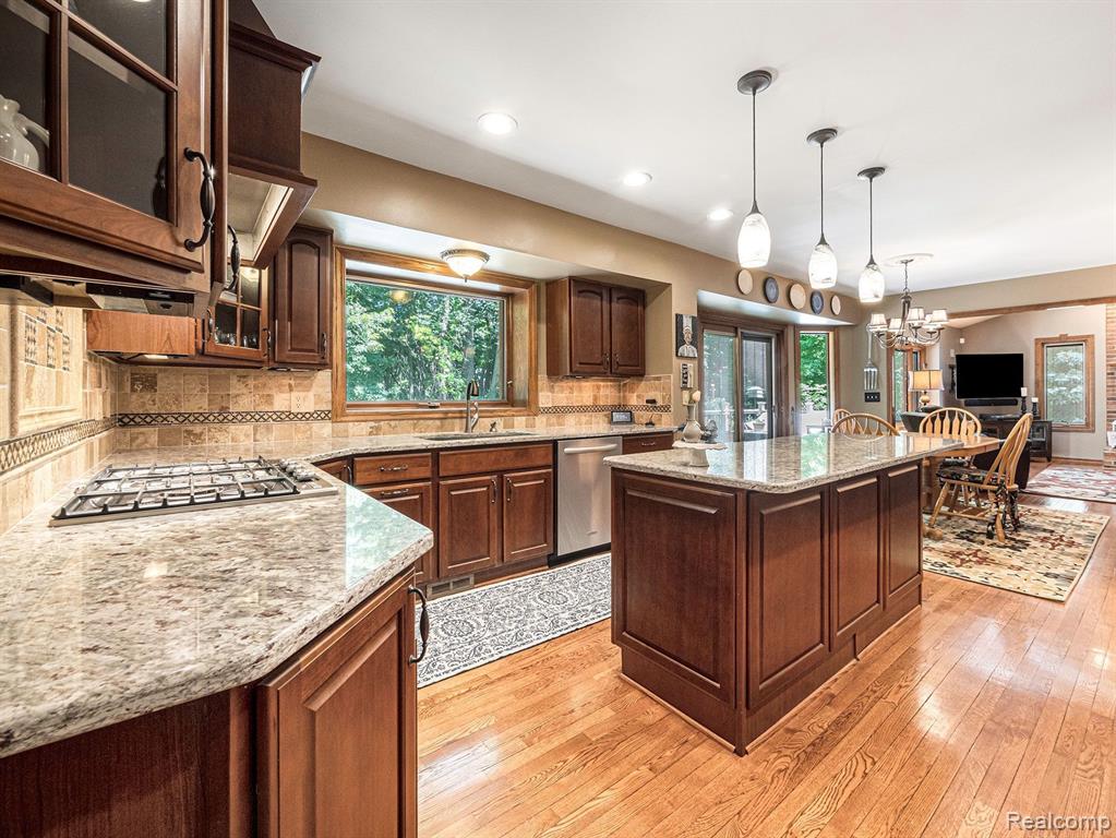 42071 Hunters Ridge Canton, MI 48188 - Photo 14 of 33