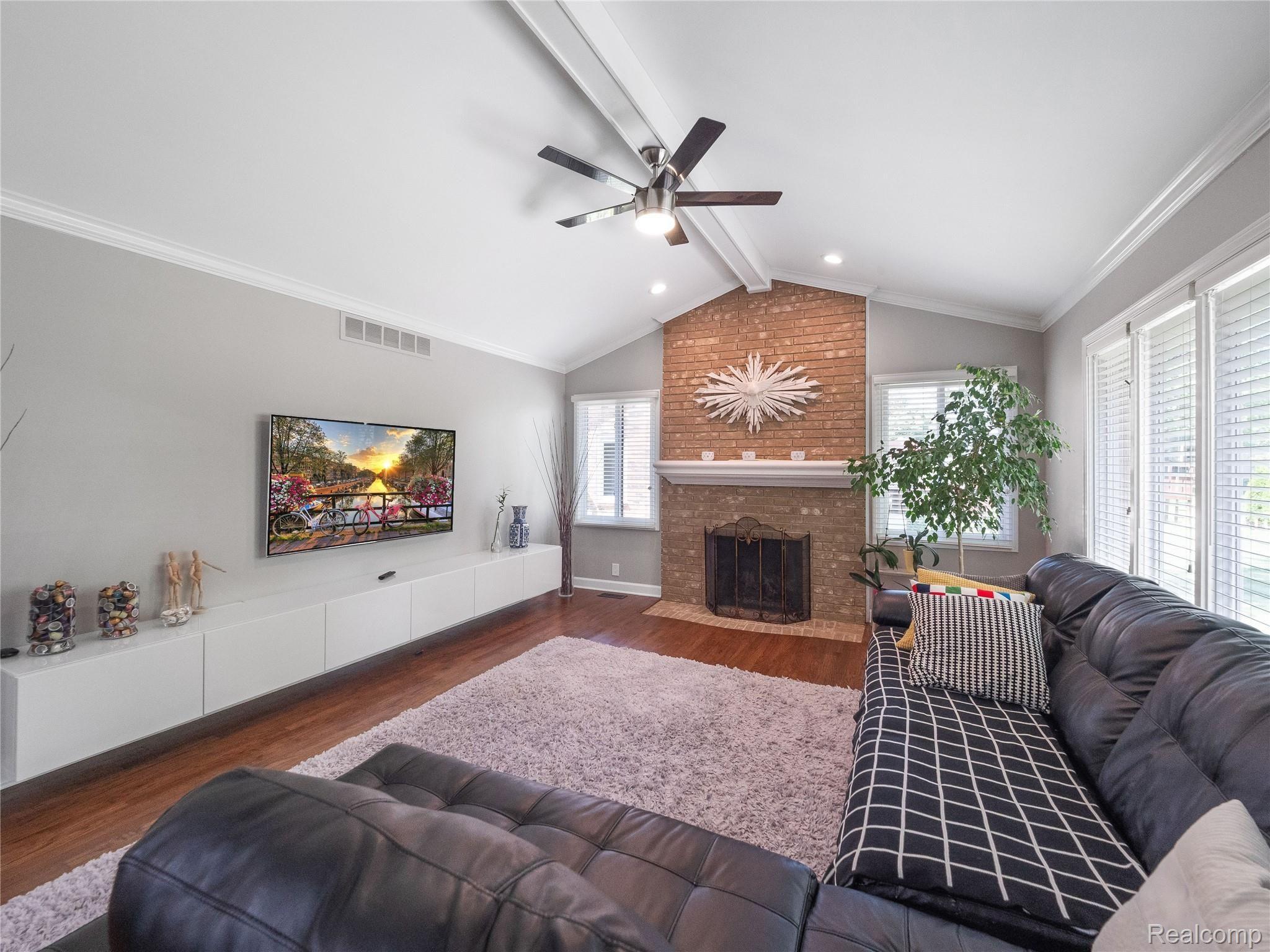 1634 Crestline Court Rochester, MI 48307 - Photo 13 of 40 1634 Crestline Ln Rochester Hills sJune 04, 20209.jpg