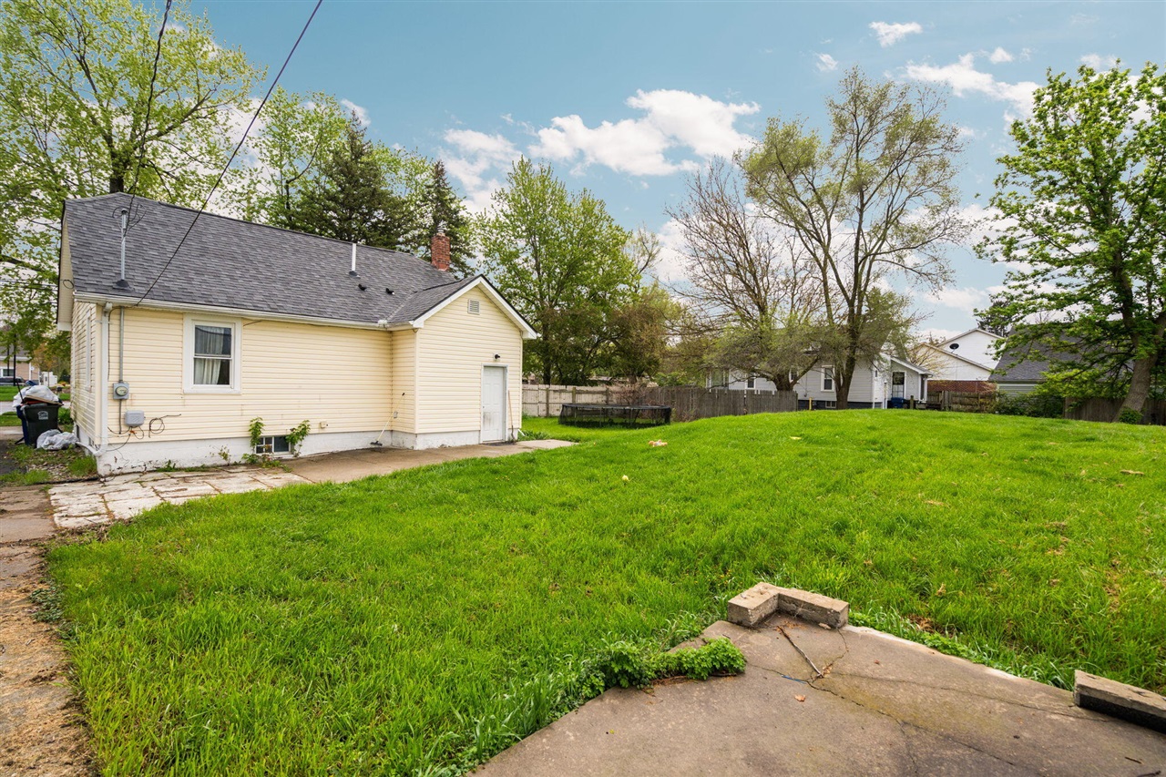 8659 North Canton Center Road Canton, MI 48187 - Photo 30 of 37