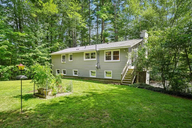 $595,000 | 29 Academy Avenue, Atkinson, NH 03811