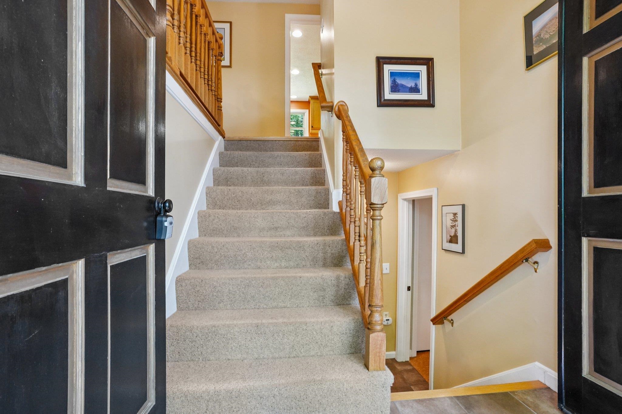 29 Academy Avenue Atkinson, NH 03811 - Photo 4 of 35