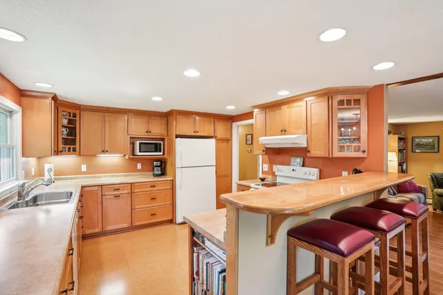 $595,000 | 29 Academy Avenue, Atkinson, NH 03811