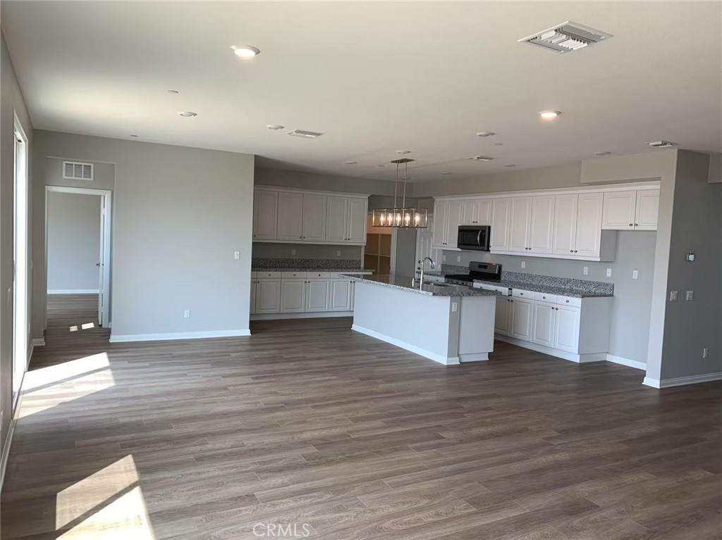 7453 Grazing Lane Riverside, CA 92507 - Photo 4 of 27