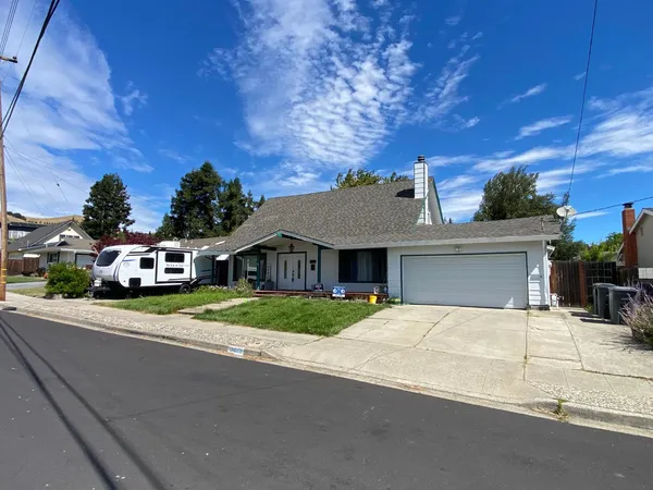 $1,050,000 | 11686 Regio Drive, Dublin, CA 94568