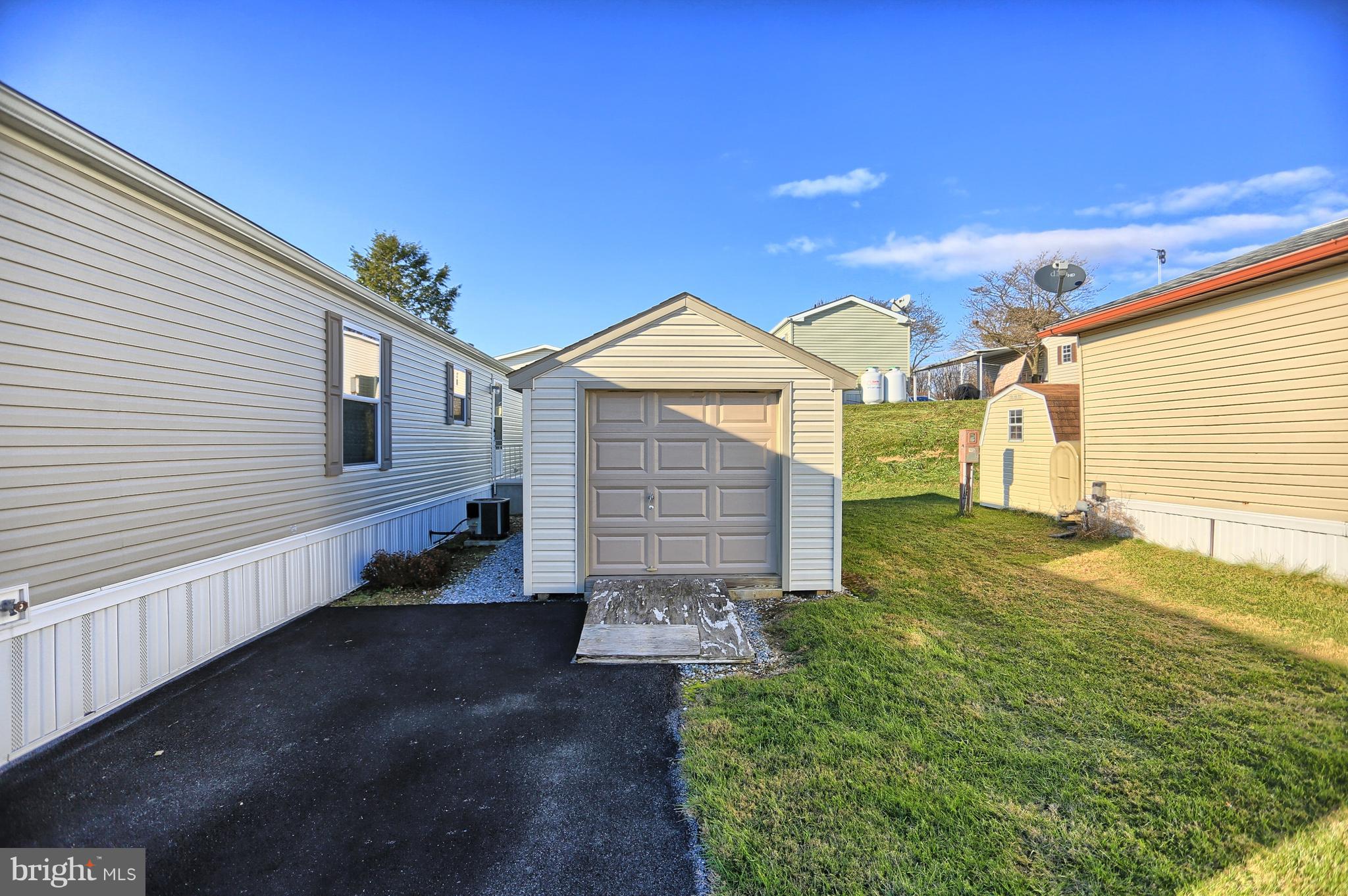 57 Ridgewood Manor Manheim, PA 17545 - Photo 3 of 21