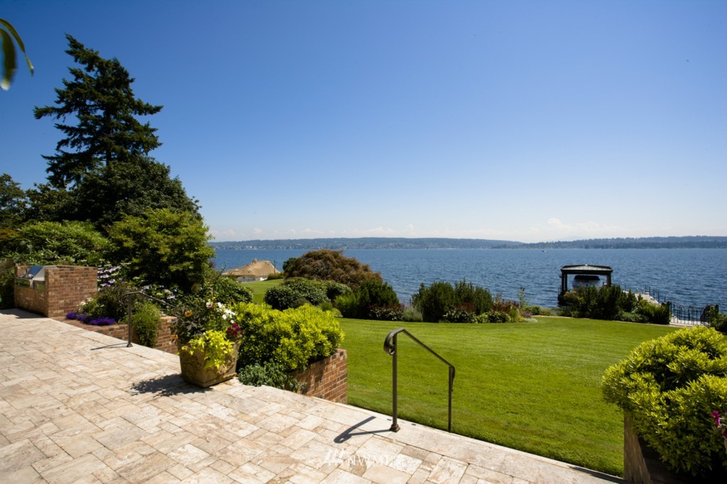 6435 Northeast Windermere Road Seattle, WA 98105 - Photo 14 of 19