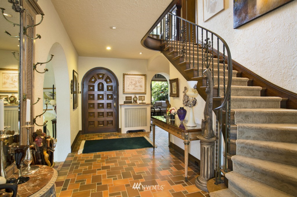 6435 Northeast Windermere Road Seattle, WA 98105 - Photo 3 of 19
