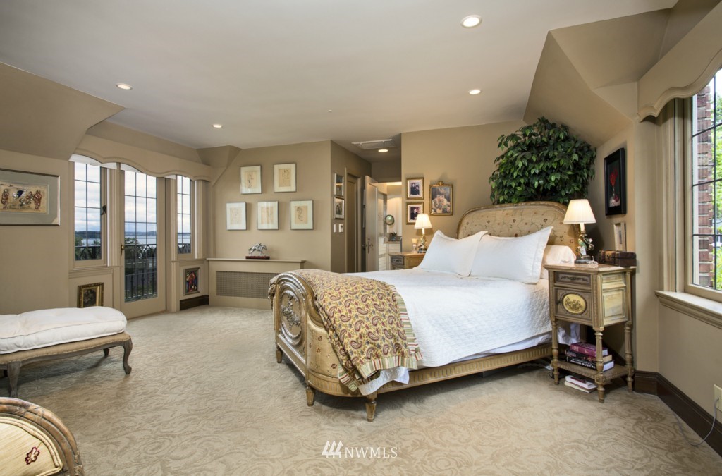 6435 Northeast Windermere Road Seattle, WA 98105 - Photo 8 of 19