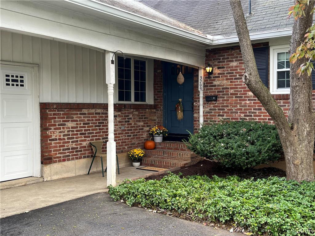 3209 Bridlepath Road Easton, PA 18045 - Photo 3 of 46 Gallery Image 3