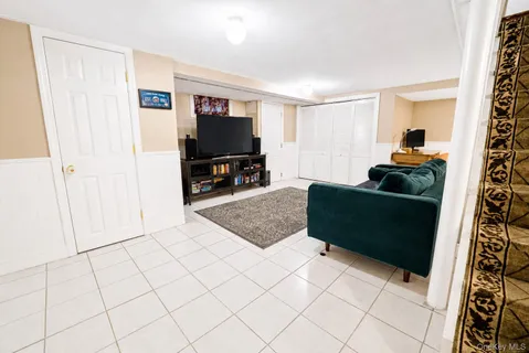 $799,000 | 8 Seneca Avenue, White Plains, NY 10603