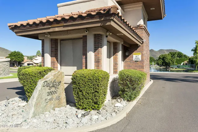 $1,075,000 | 5839 West Del Lago Circle, Glendale, AZ 85308