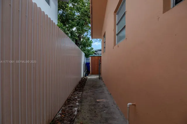 a view of a pathway of a house