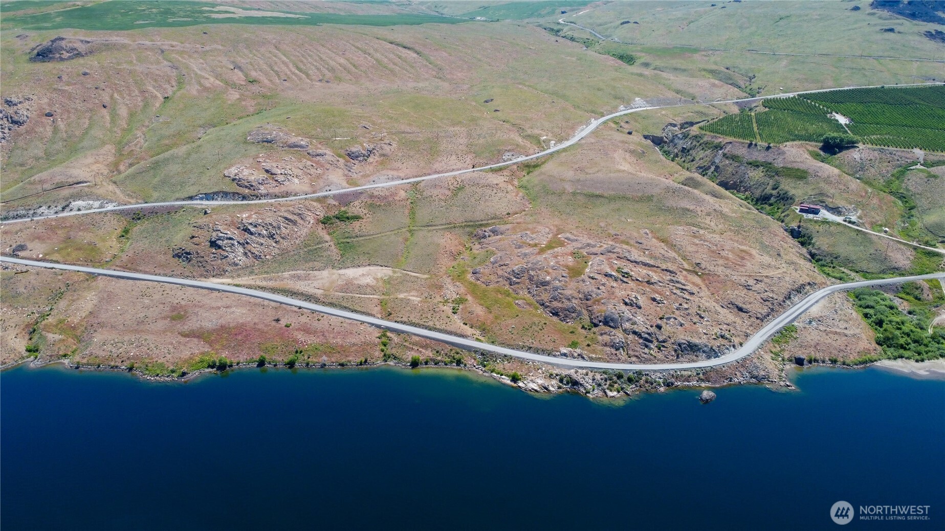 8 Highland Orchard Road Bridgeport, WA 98813 - Photo 2 of 9