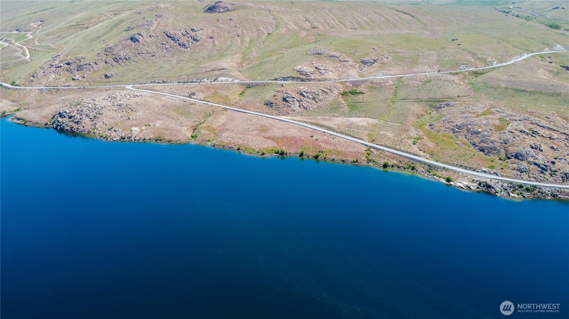 8 Highland Orchard Road Bridgeport, WA 98813 - Photo 3 of 9