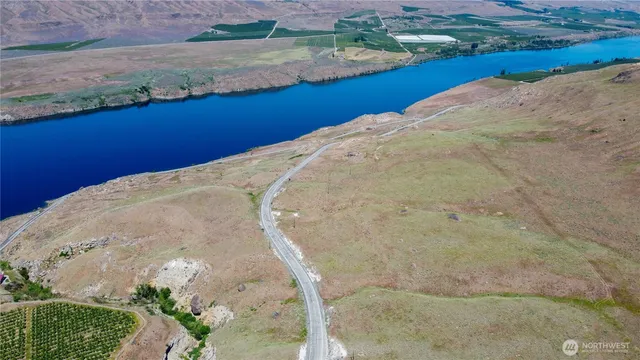 $779,000 | 8 Highland Orchard Road, Bridgeport, WA 98813