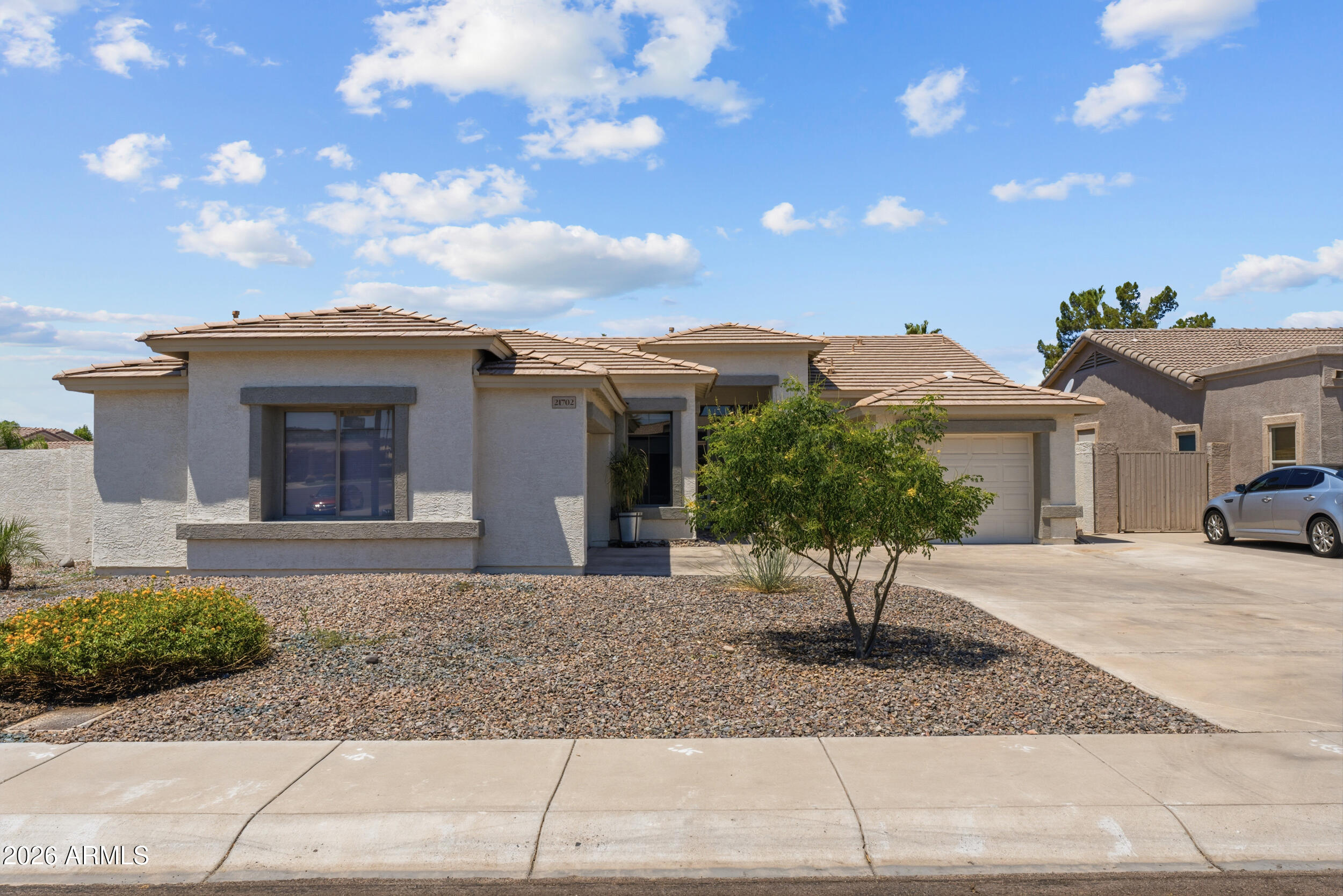 21702 North 67th Lane Glendale, AZ 85308 - Photo 2 of 37