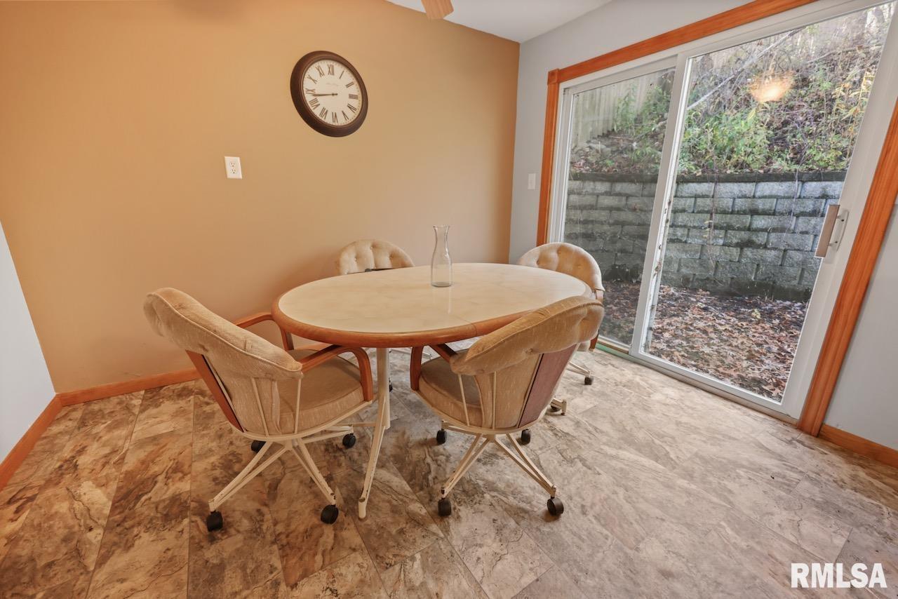 5807 North Koerner Road Peoria, IL 61615 - Photo 12 of 19 Gallery Image 12