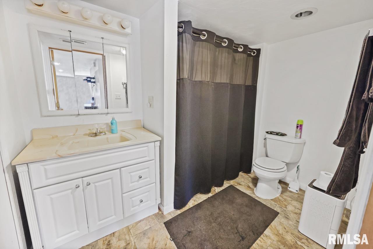 5807 North Koerner Road Peoria, IL 61615 - Photo 16 of 19 Gallery Image 16