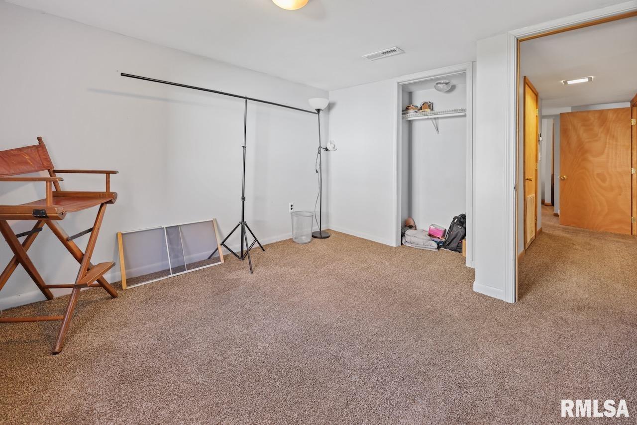 5807 North Koerner Road Peoria, IL 61615 - Photo 18 of 19 Gallery Image 18