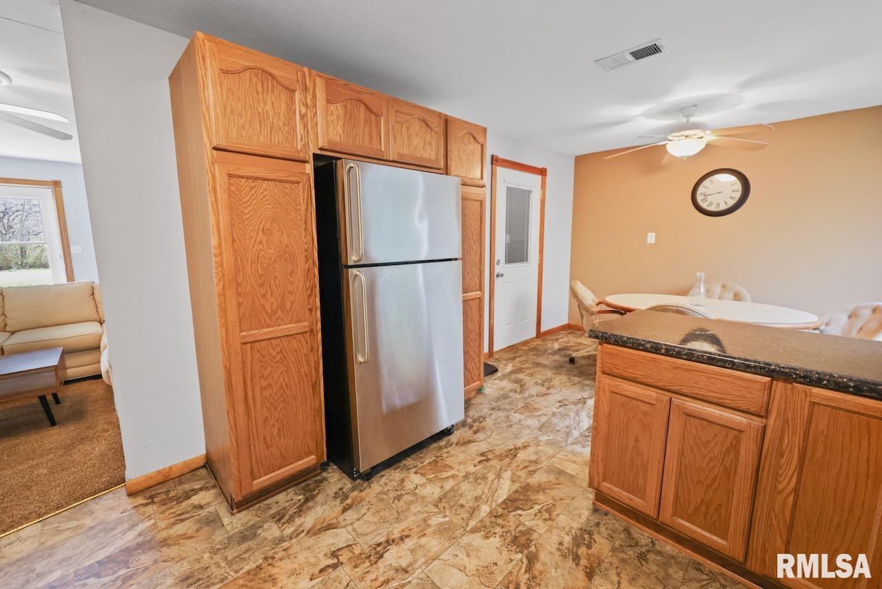 5807 North Koerner Road Peoria, IL 61615 - Photo 8 of 19 Gallery Image 8