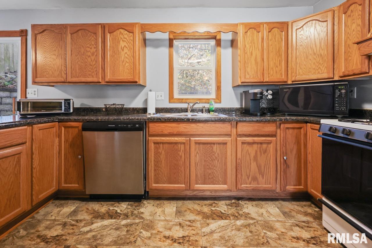5807 North Koerner Road Peoria, IL 61615 - Photo 10 of 19 Gallery Image 10