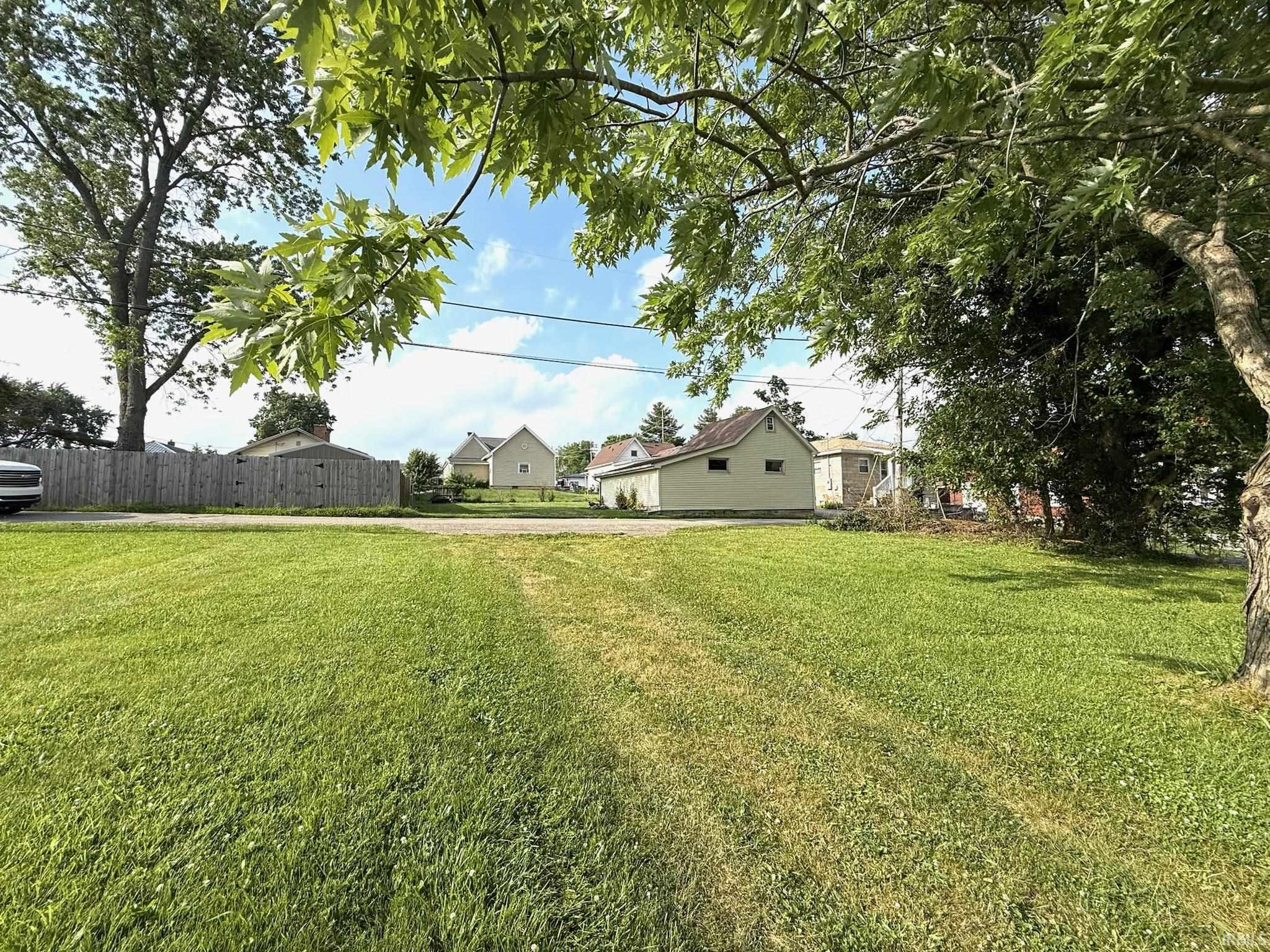 1807 16th Street Bedford, IN 47421 - Photo 1 of 10