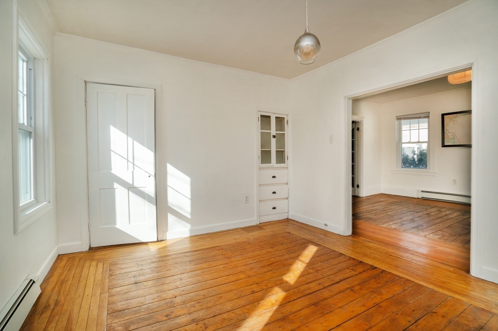 224 Elm Street Amesbury, MA 01913 - Photo 11 of 34