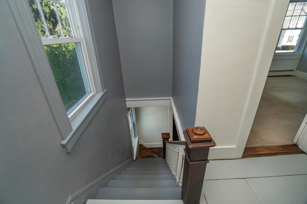 224 Elm Street Amesbury, MA 01913 - Photo 15 of 34