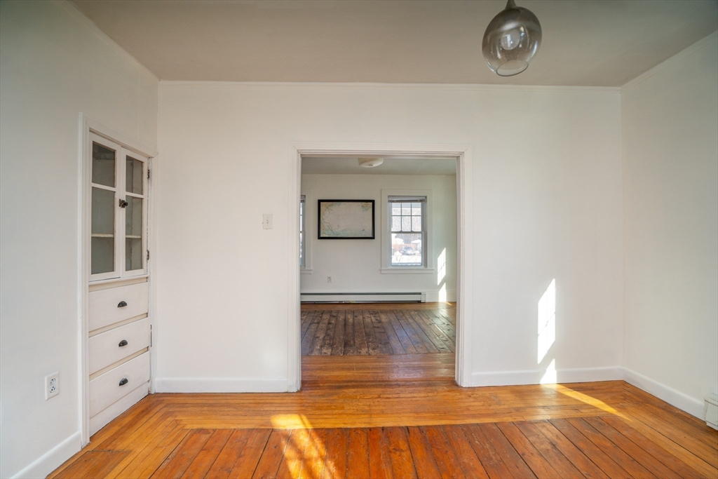 224 Elm Street Amesbury, MA 01913 - Photo 10 of 34