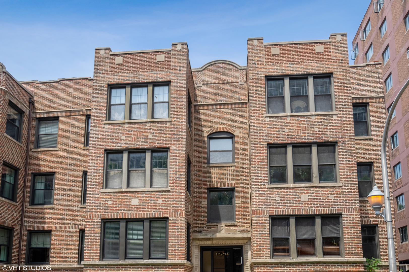 710 West Bittersweet Place, Unit 2 Chicago, IL 60613 - Photo 1 of 16