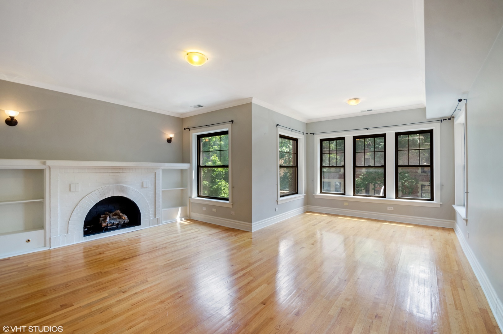 710 West Bittersweet Place, Unit 2 Chicago, IL 60613 - Photo 2 of 16