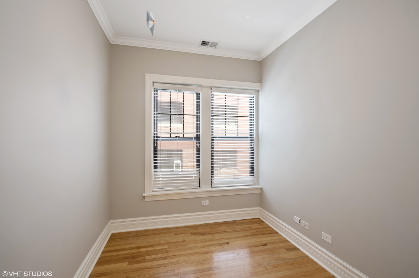 710 West Bittersweet Place, Unit 2 Chicago, IL 60613 - Photo 11 of 16