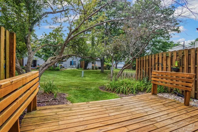 $284,900 | 27W229 Providence Lane, Winfield, IL 60190