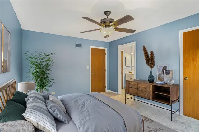 $284,900 | 27W229 Providence Lane, Winfield, IL 60190