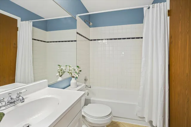 $284,900 | 27W229 Providence Lane, Winfield, IL 60190