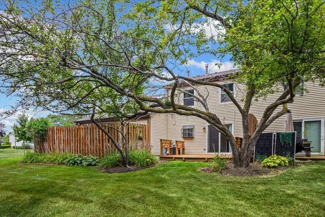 $284,900 | 27W229 Providence Lane, Winfield, IL 60190