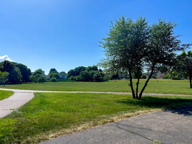 $284,900 | 27W229 Providence Lane, Winfield, IL 60190